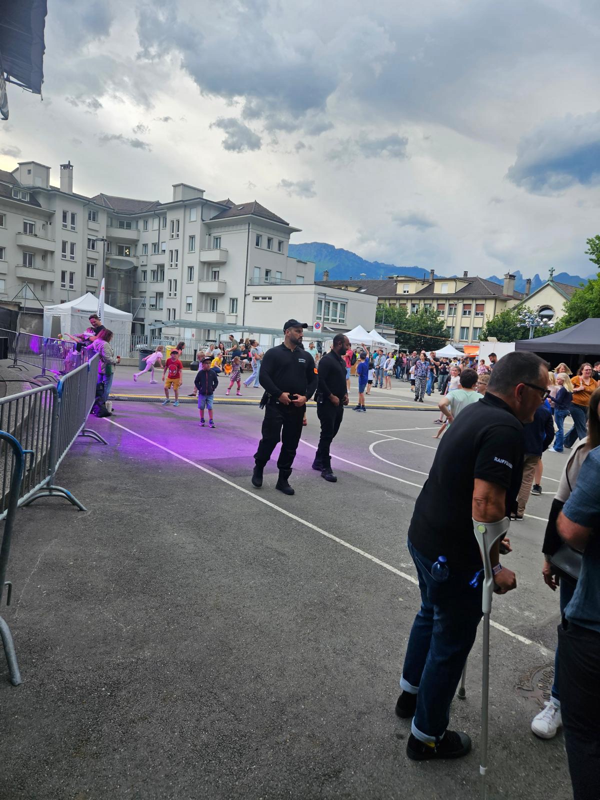 Agents Survètas sur un événement en plein air